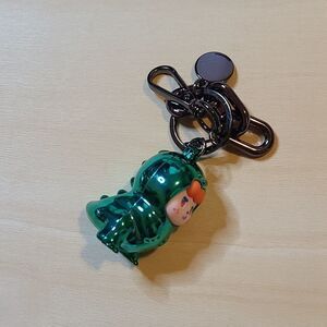 Tyrannosaurus green pendant keychain